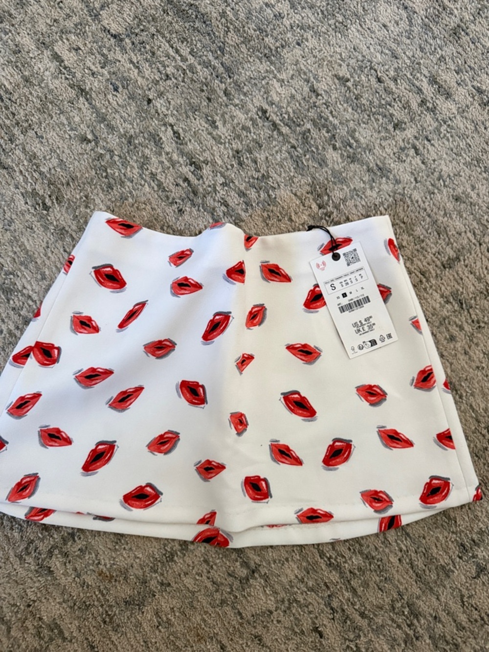 Zara White Mini Skirt with Red Lip Motif